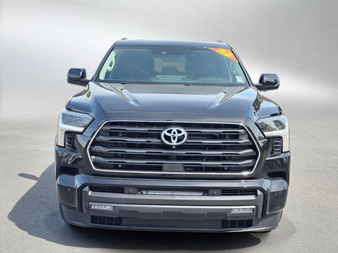 Used 2023 Toyota Sequoia SR5 w/ SR5 Premium Package AWD/4WD image 40
