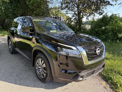 Used 2024 Nissan Pathfinder S w/ Cargo Package AWD/4WD image 7