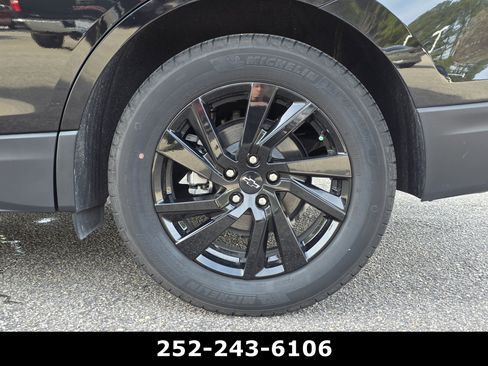 Used 2024 Chevrolet Equinox LS w/ Midnight Edition image 40