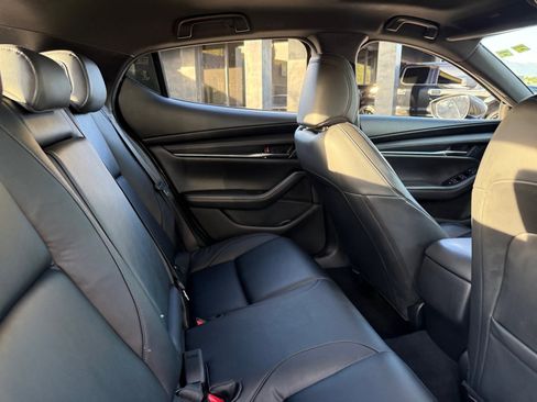 Used 2021 MAZDA MAZDA3 s image 17