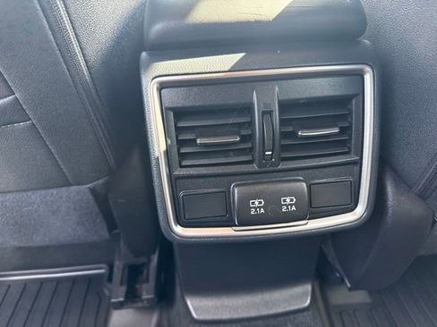 Used 2019 Subaru Forester Premium AWD/4WD image 7
