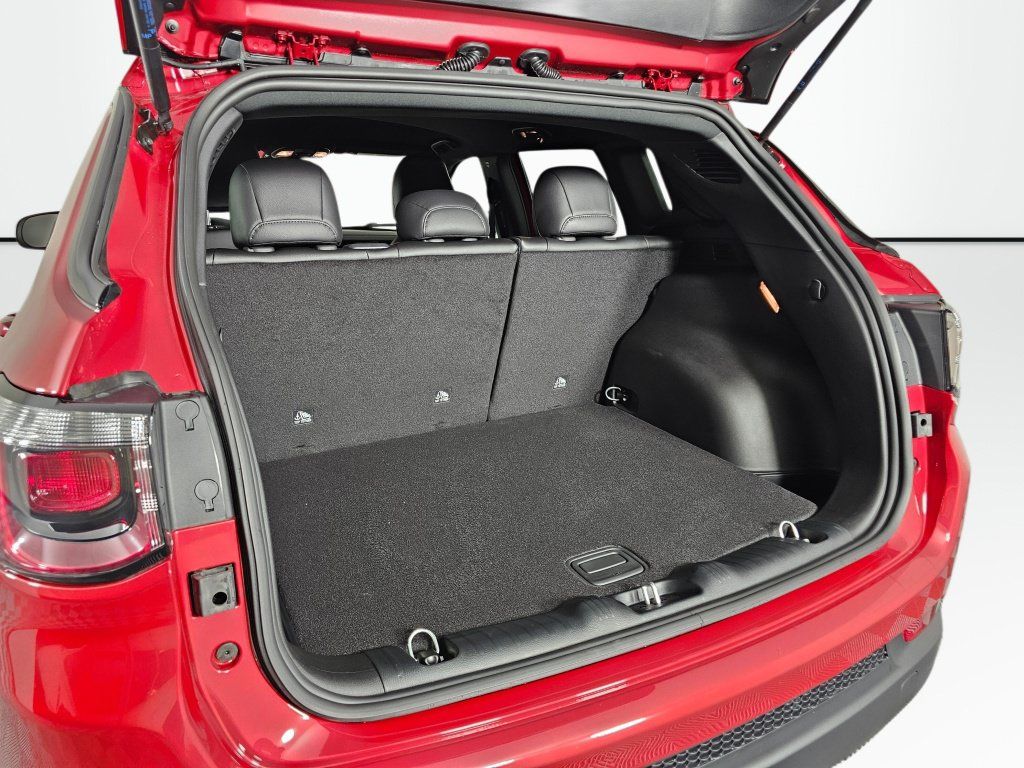 New 2026 Jeep Compass Latitude AWD/4WD image 17