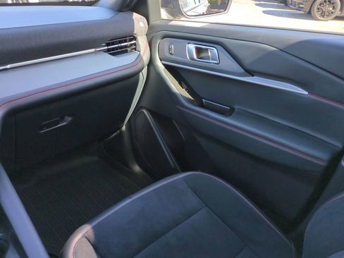 Used 2025 Ford Explorer ST image 17