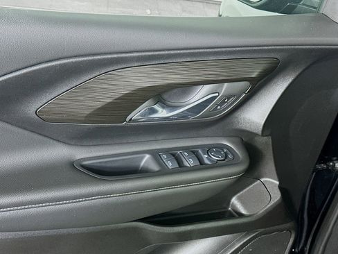 Used 2024 GMC Terrain SLE image 15