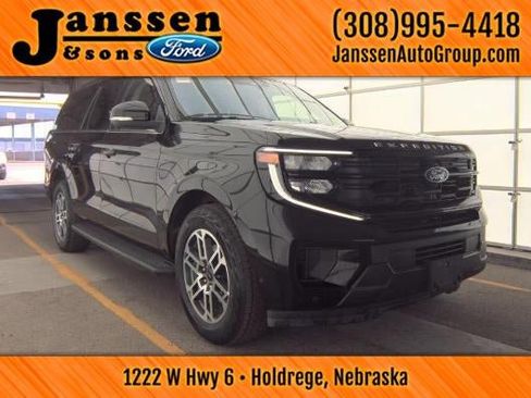 Used 2025 Ford Expedition Max Active AWD/4WD image 4