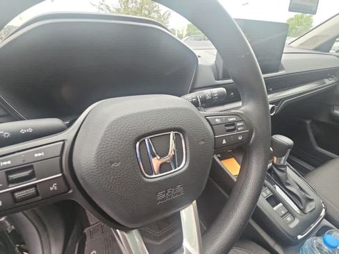 Used 2026 Honda CR-V EX image 7