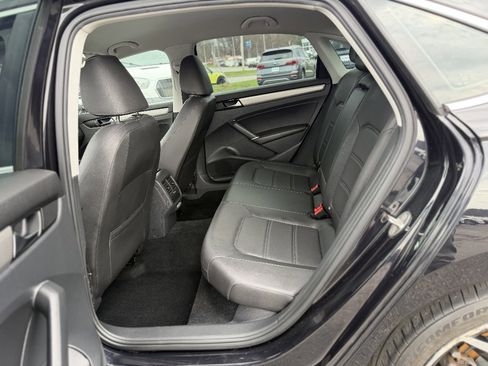 Used 2020 Volkswagen Passat 2.0T SE image 11