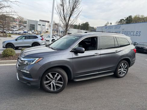 Used 2016 Honda Pilot Touring image 3