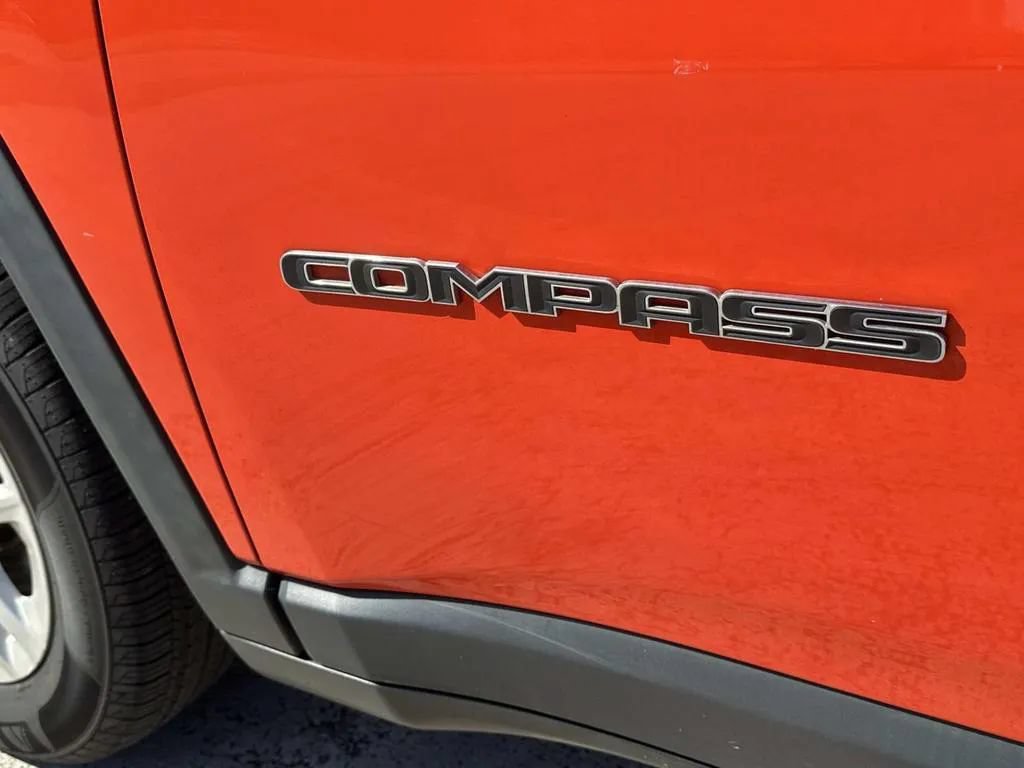 Used 2018 Jeep Compass Sport FWD image 15