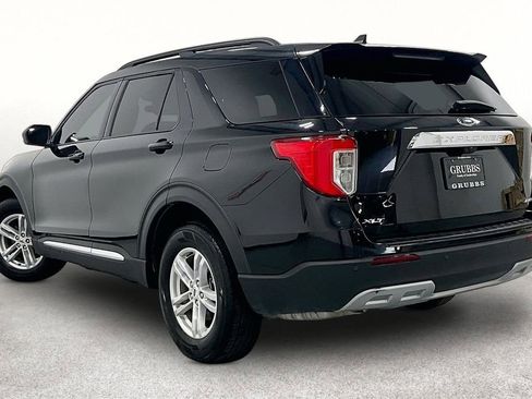 Used 2024 Ford Explorer XLT w/ Equipment Group 202A AWD/4WD image 12