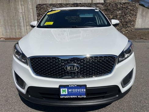 Used 2017 Kia Sorento LX image 9