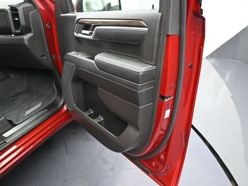 Used 2024 Chevrolet Silverado 1500 LT w/ Protection Package RWD image 7