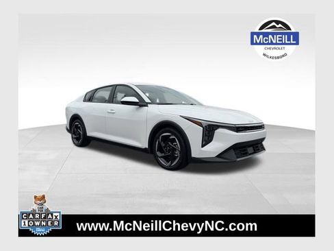 Used 2025 Kia K4 EX FWD image 1