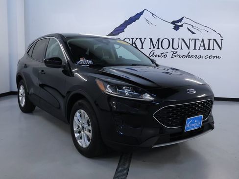 Used 2020 Ford Escape SE image 1