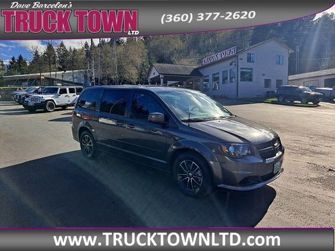 Used 2016 Dodge Grand Caravan SE FWD image 1