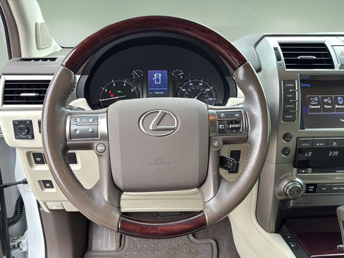 Used 2018 Lexus GX 460 Premium AWD/4WD image 22