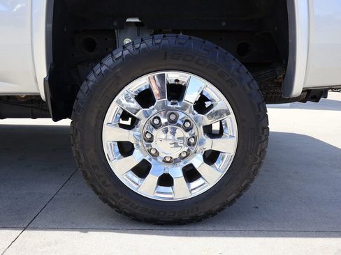 Used 2018 GMC Sierra 2500 Denali w/ Duramax Plus Package AWD/4WD image 47