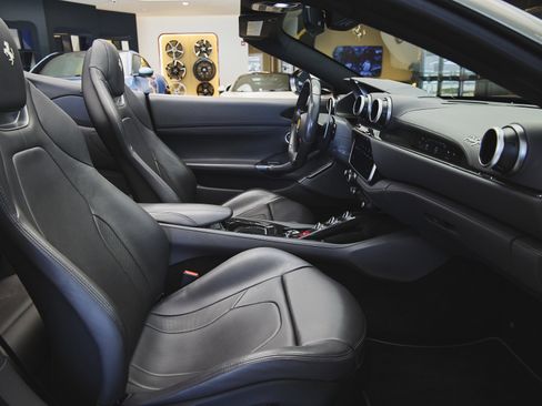 Used 2019 Ferrari Portofino image 42