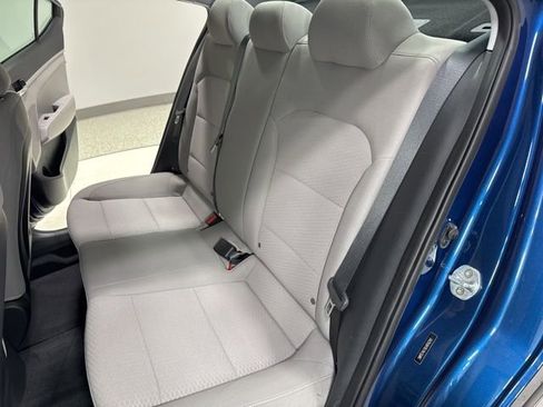 Used 2020 Hyundai Elantra SE FWD image 24