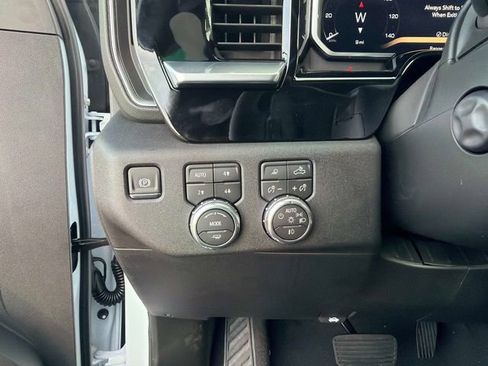 New 2026 GMC Sierra 1500 SLT w/ SLT Premium Plus Package AWD/4WD image 30