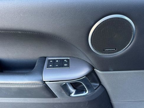 Used 2020 Land Rover Range Rover Sport HSE image 10