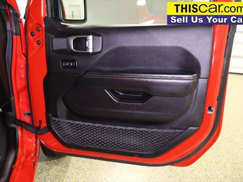 Used 2024 Jeep Wrangler Unlimited Sahara AWD/4WD image 35