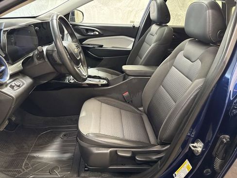 Certified 2024 Chevrolet Trax LT w/ Sunroof Package image 10