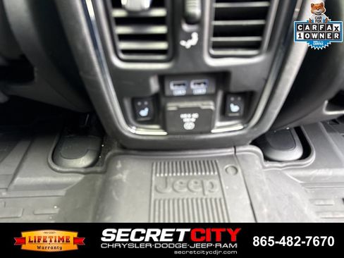 Used 2021 Jeep Grand Cherokee Trailhawk w/ Trailhawk Luxury Group AWD/4WD image 17