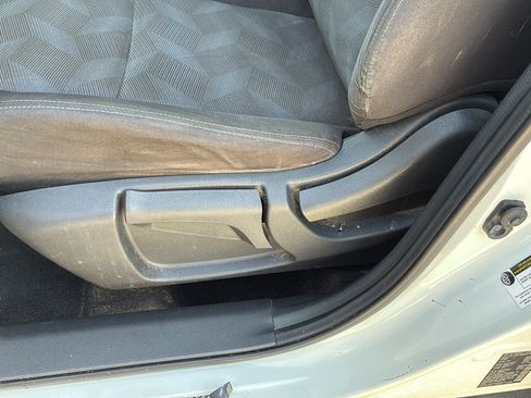 Used 2016 Nissan Rogue S FWD image 14