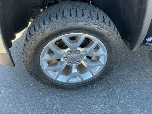 Used 2017 GMC Sierra 1500 SLT w/ SLT Premium Package image 11