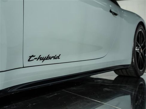 Certified 2025 Porsche 911 Carrera GTS image 17