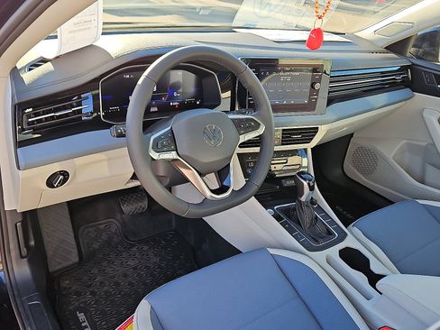 New 2026 Volkswagen Jetta SE image 10