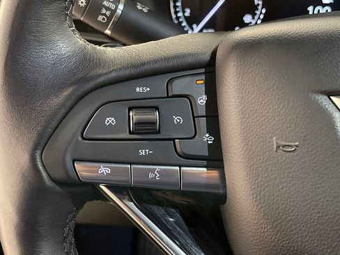 Used 2025 Cadillac XT6 Premium Luxury image 38