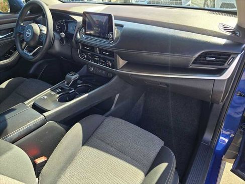 Used 2023 Nissan Rogue SV FWD image 10