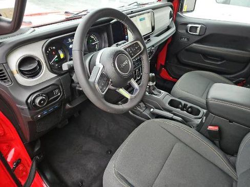 Used 2025 Jeep Wrangler Unlimited Sahara w/ Safety Group image 3