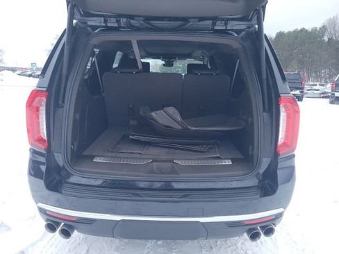 Used 2023 GMC Yukon XL Denali image 8