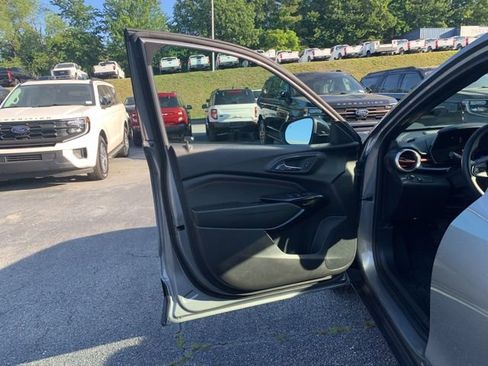 Used 2025 Chevrolet Trax RS w/ Driver Confidence Package FWD image 11