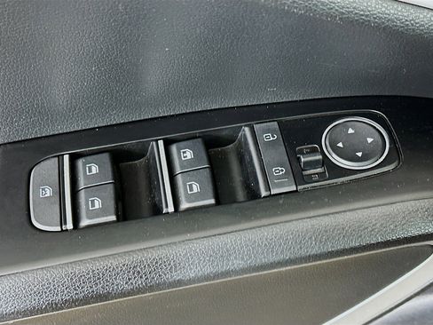 Used 2025 Kia Soul LX w/ LX Technology Package image 15