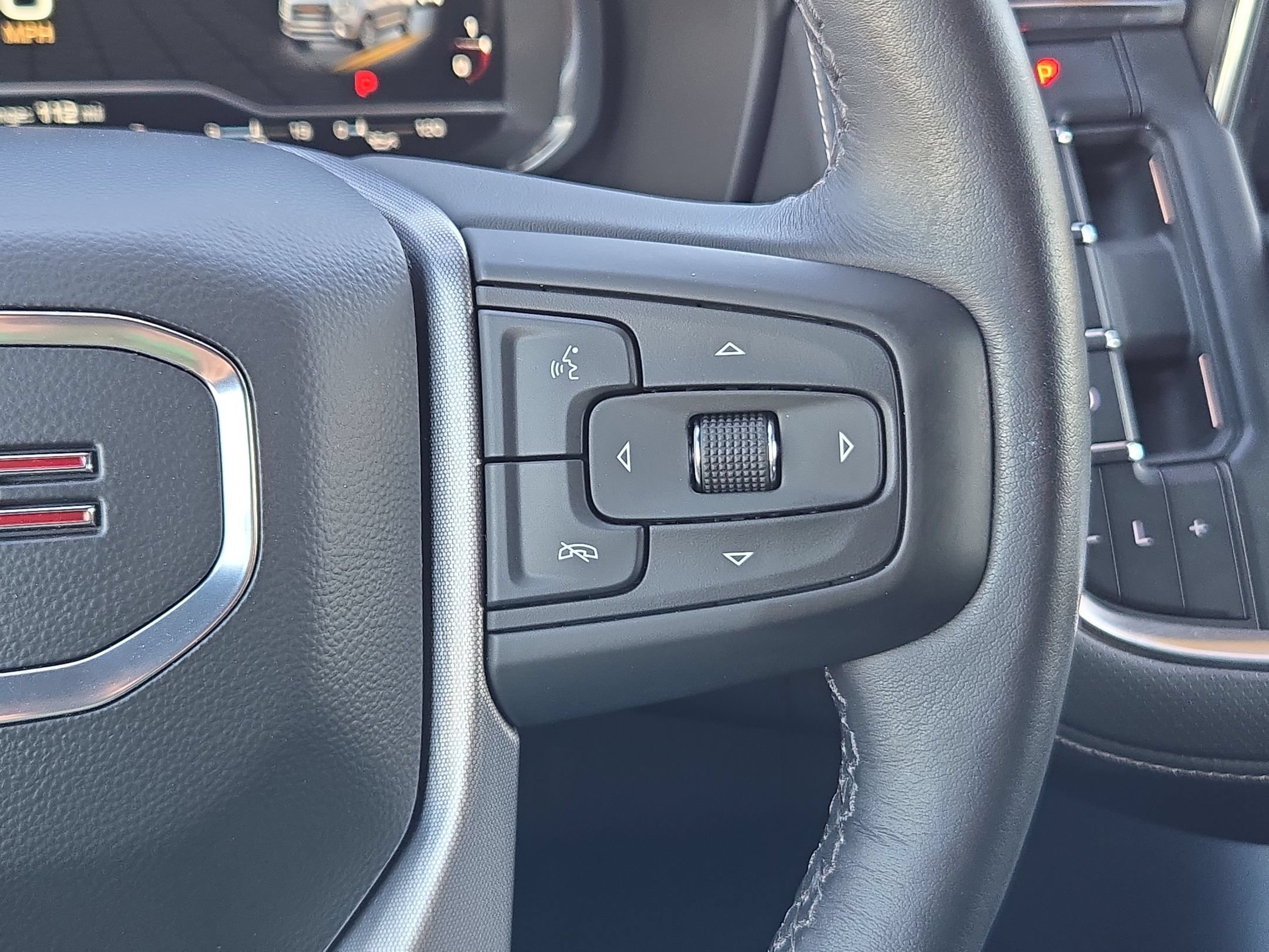 Certified 2022 GMC Yukon SLT w/ SLT Luxury Package AWD/4WD image 21