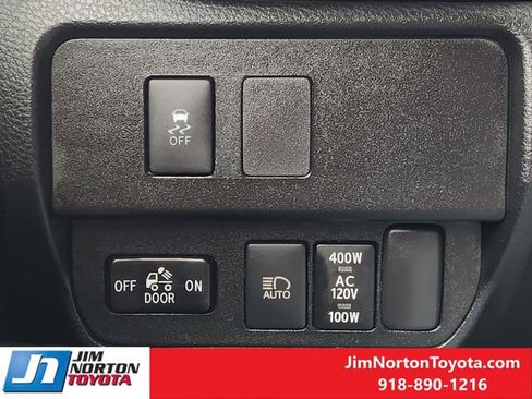 Used 2021 Toyota Tacoma TRD Sport w/ Technology Package image 24
