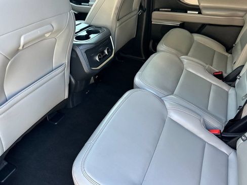 Used 2025 Ford Expedition Max Active AWD/4WD image 14