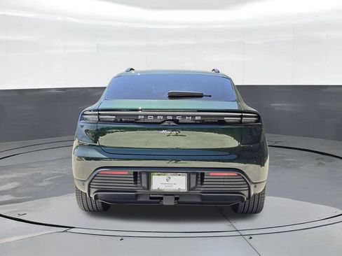 New 2026 Porsche Macan Electric RWD image 10