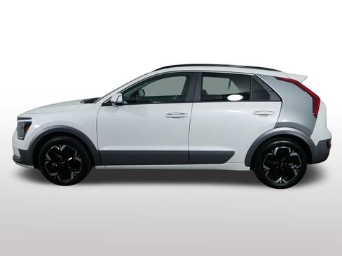 Used 2024 Kia Niro Wave w/ Wave Preserve Package FWD image 7
