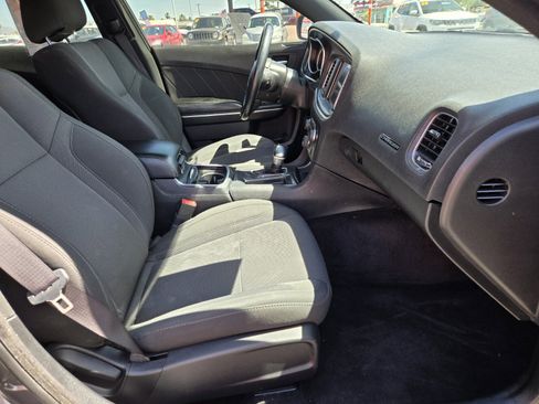 Used 2016 Dodge Charger SXT RWD image 12