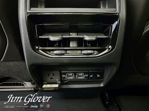 New 2025 Jeep Grand Cherokee Limited w/ Luxury Tech Group II image 20