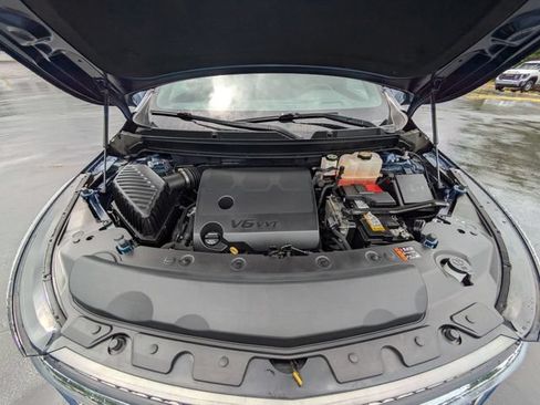 Used 2023 Buick Enclave Avenir AWD/4WD image 38