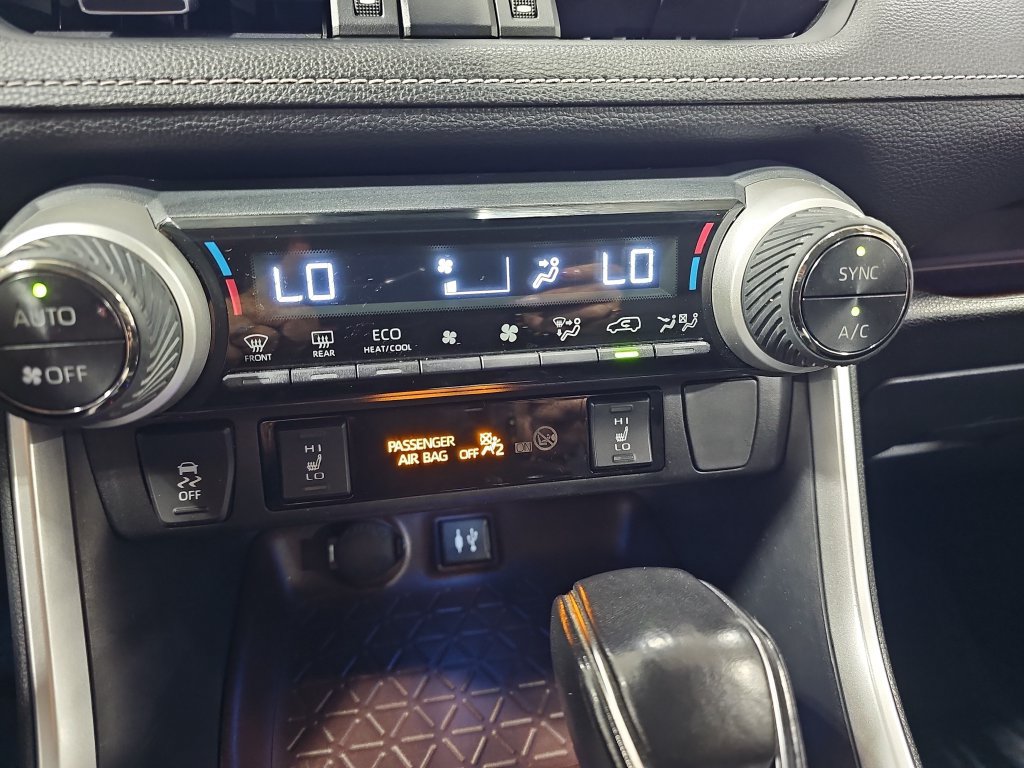 Used 2019 Toyota RAV4 Limited w/ All Weather Liner Package AWD/4WD image 26