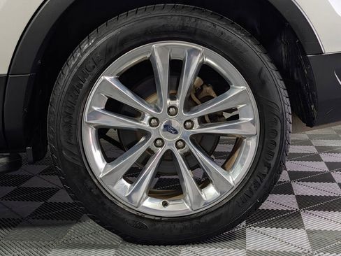 Certified 2019 Ford Explorer XLT w/ Equipment Group 202A FWD image 28