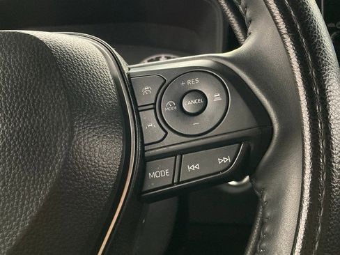 Used 2025 Toyota Corolla SE image 19