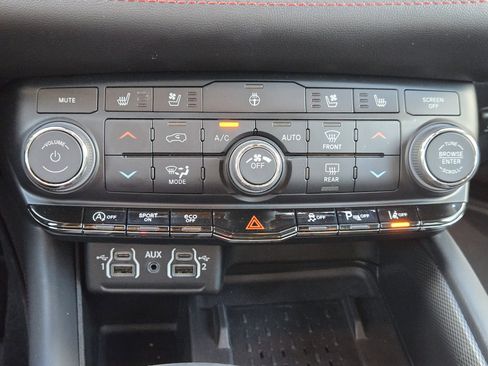 Used 2025 Dodge Durango GT image 22